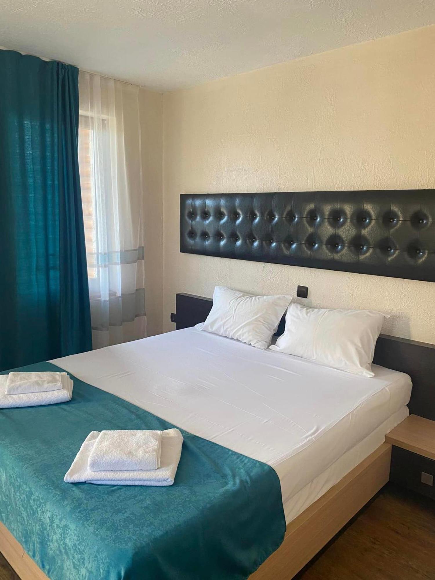 Kamelot Hotel Pasarel Extérieur photo